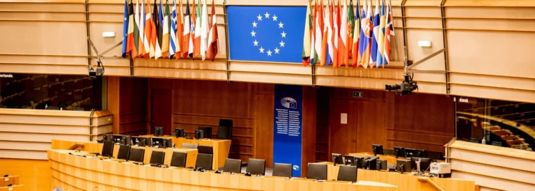 Komisja ENVI poparła cel zakończenia sprzedaży samochodów spalinowych do 2035r. Teraz czas na cały Parlament Europejski.